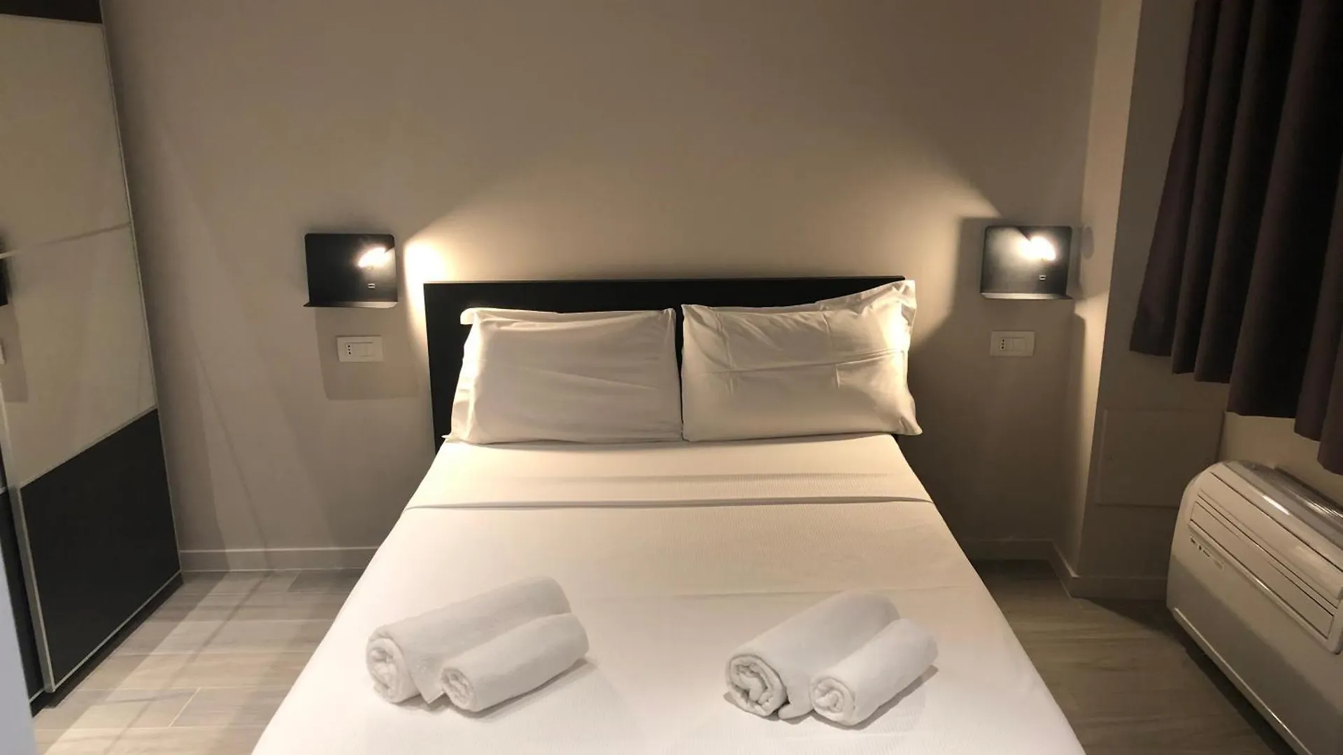 Cool Flat Apartment Milan