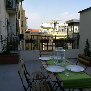 Appartamento Con Grande Terrazzo In Via Lomellina, Milano